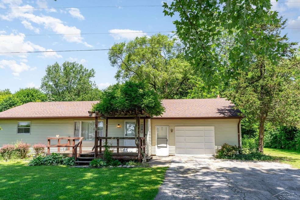 1770 W Verne Rd, Burt, MI 48417 - photo 1