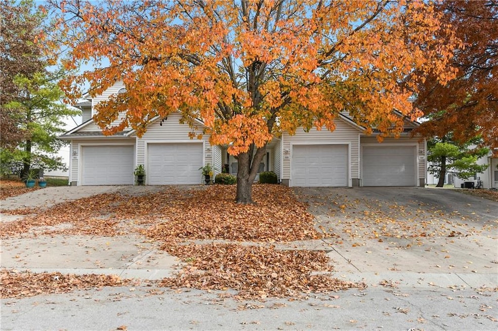 1327 SE Broadway Cir, Lees Summit, MO 64081 - photo 1