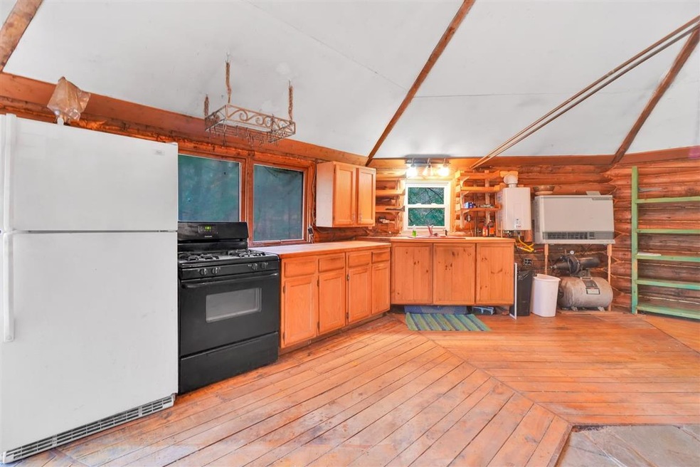 438 Old Bradley Rd, Saint Johnsbury, VT 05819 - photo 1