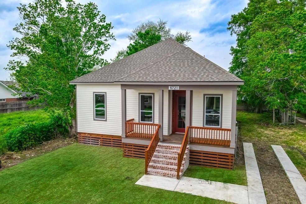 6721 Manchester St, New Orleans, LA 70126 - photo 1