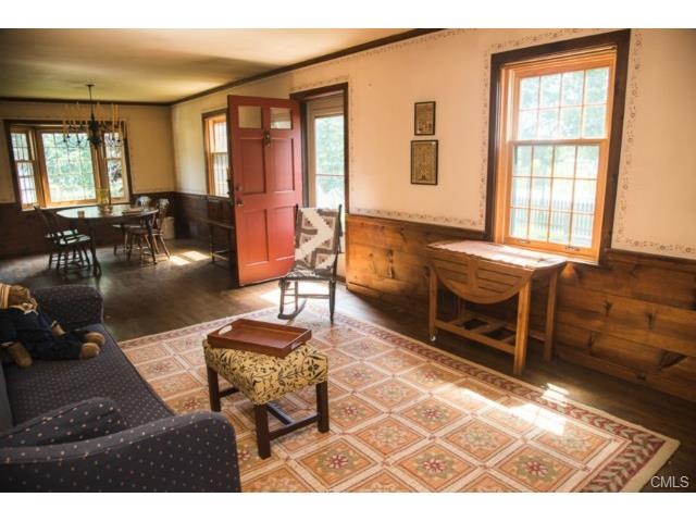 1075 Stratford Rd, Stratford, CT 06615 - photo 1