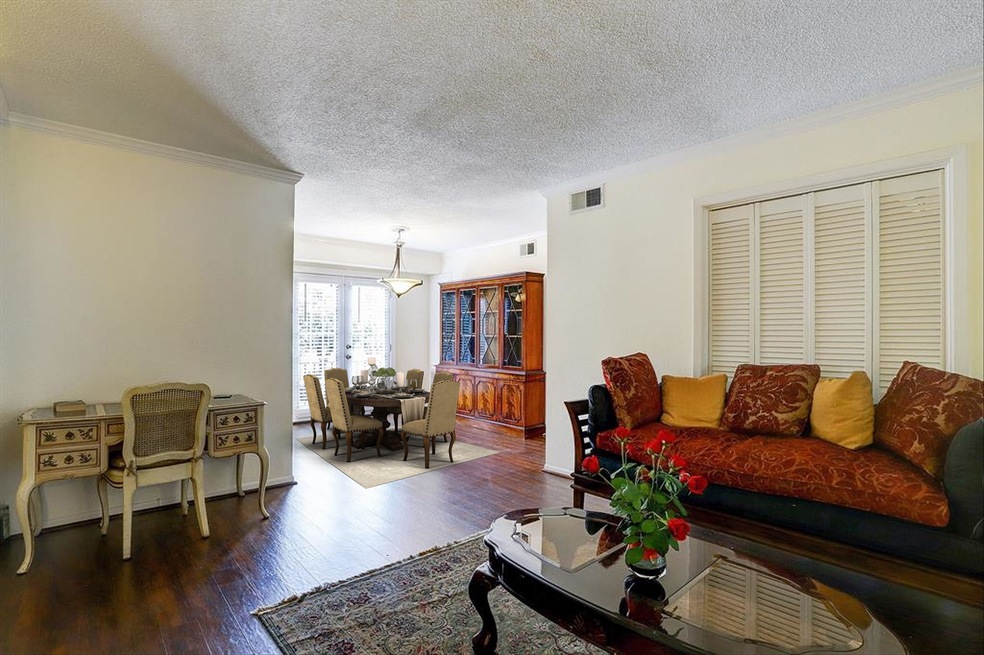2744 BRIARHURST, UNIT 2... Incredible Galleria are