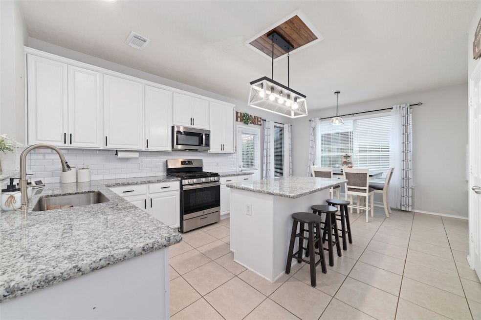 Open Kitchen with breakfast bar