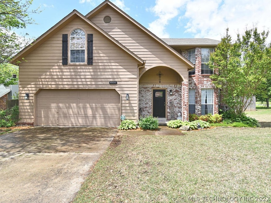 Beautiful 4 Bedroom for U! Huge Corner Lot! Locate