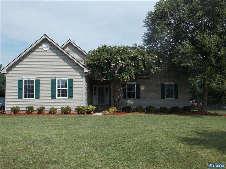 54 Derby Wood Cir, Dover, DE 19904 - photo 1