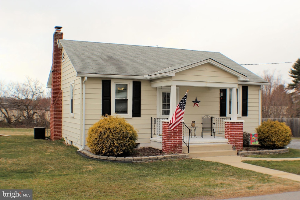 6226 Walnut Ave, Sykesville, MD 21784 - photo 1