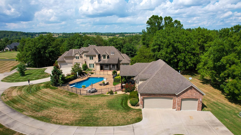 2408 Riverbluff Dr, Nixa, MO 65714 - photo 1