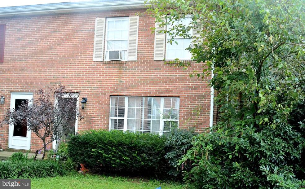 112 Nottoway Dr, Stephens City, VA 22655 - photo 1