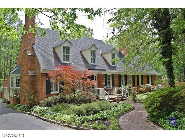 Exterior Front - This sprawling southern living st