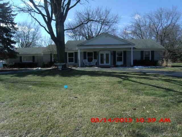 6266 WELLESLEY LISITNG (1).JPG