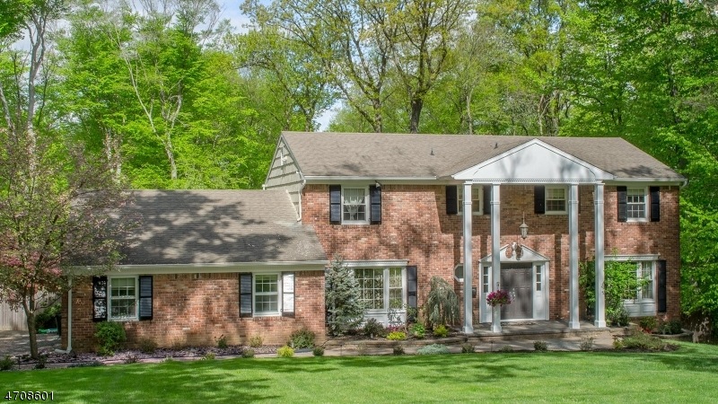 82 Shrewsbury Dr, Livingston, NJ 07039 - photo 1