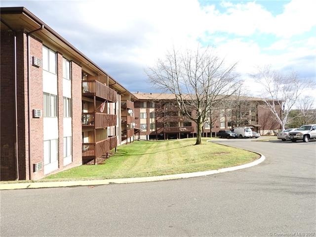 1316 Cromwell Hills Dr unit 316, Cromwell, CT 06416 - photo 1
