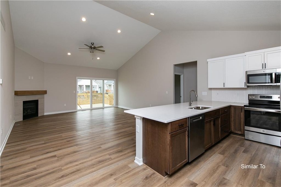 9816 Thorton Dr, Johnston, IA 50131 - photo 1