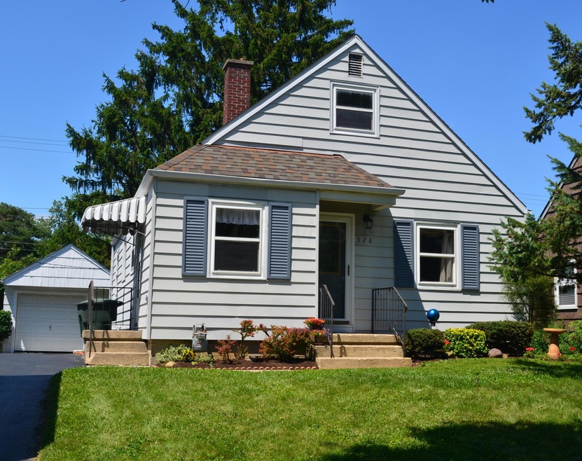 FRONT EXTERIOR 1