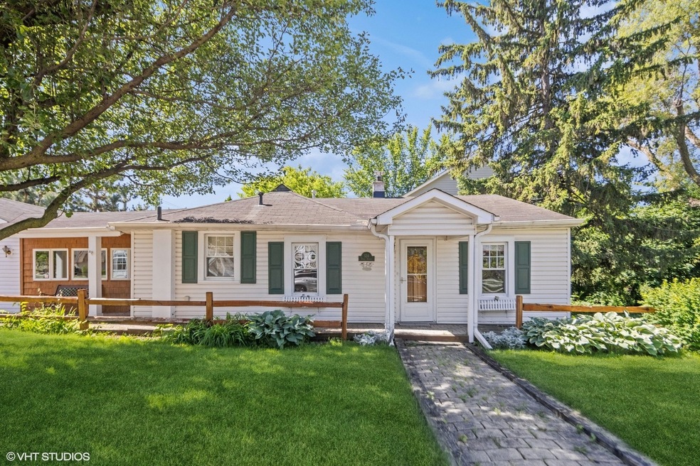 524 W 3rd St, Elmhurst, IL 60126 - photo 1