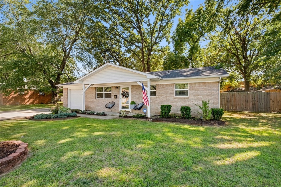 813 Carson Dr, Bentonville, AR 72712 - photo 1