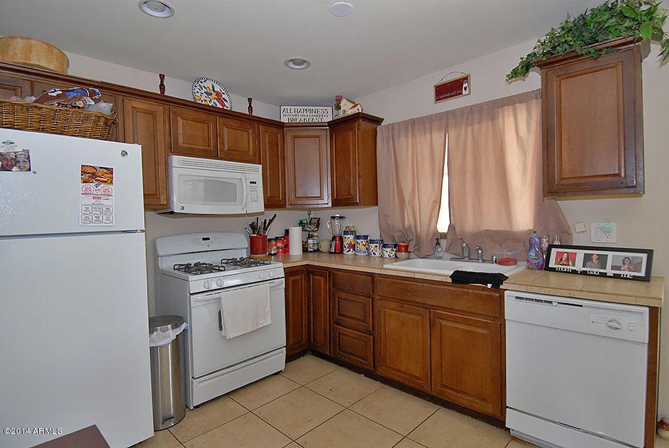 10 Kitchen