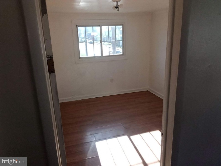 292 N Washington St unit 204, Berkeley Springs, WV 25411 - photo 1