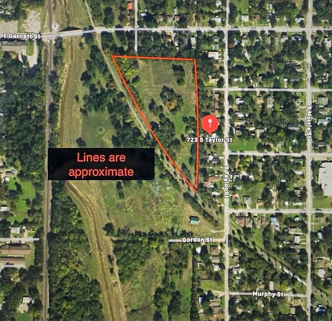 723 S Taylor St, Gainesville, TX 76240 - photo 1