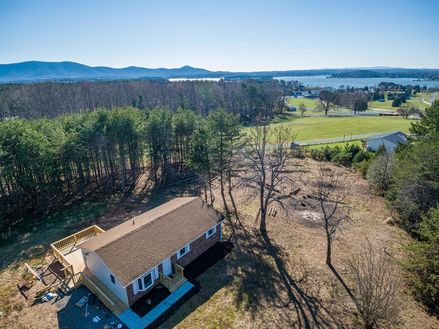 35 Antler Ridge Rd.