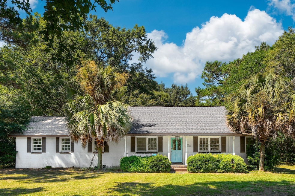 Under Contract $899,000