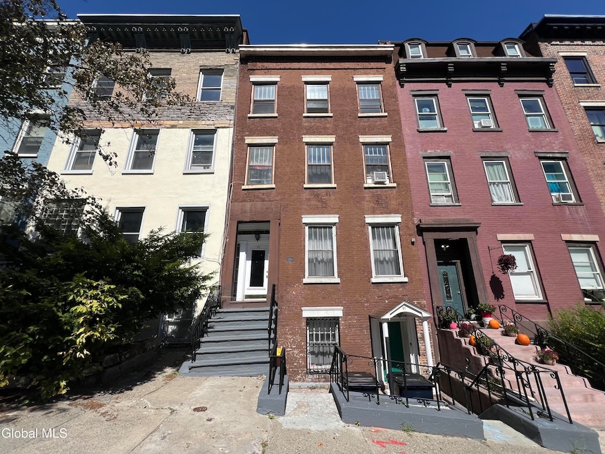 For Rent $1,000/month