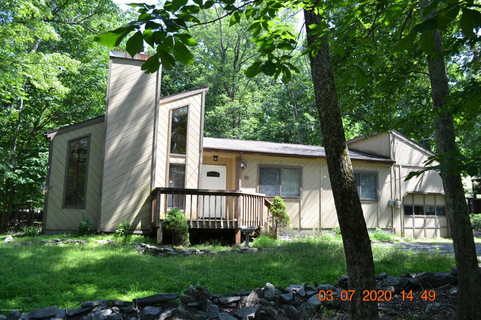 105 Sundew Dr, East Stroudsburg, PA 18301 - photo 1