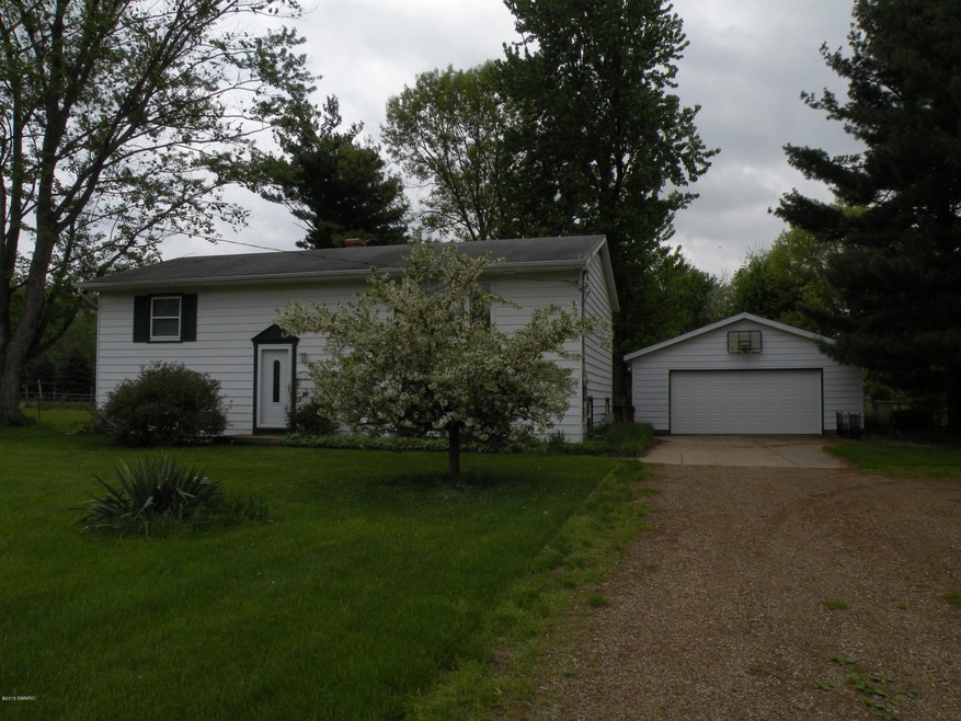 4329 Ab Avenue W, Plainwell, MI 49080