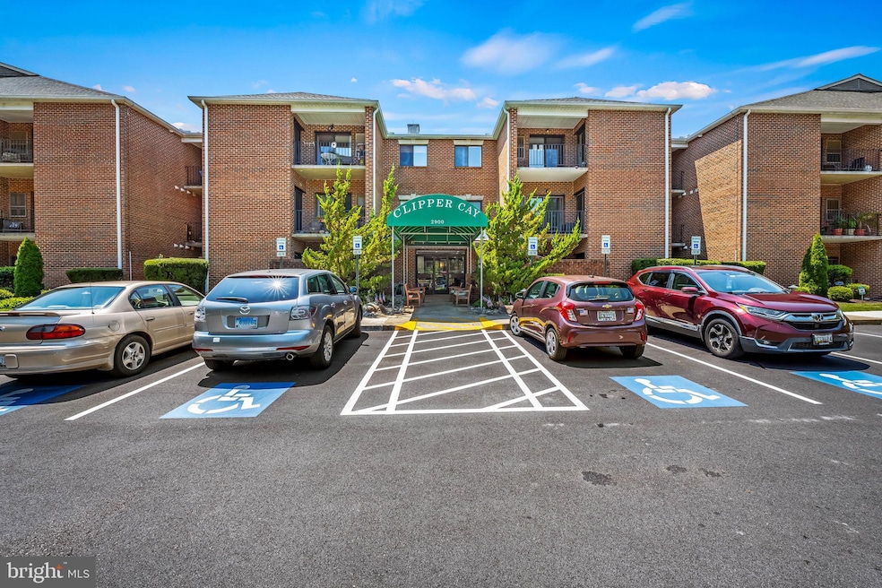 Clipper Cay unit 116, Annapolis, MD 21401 - photo 1