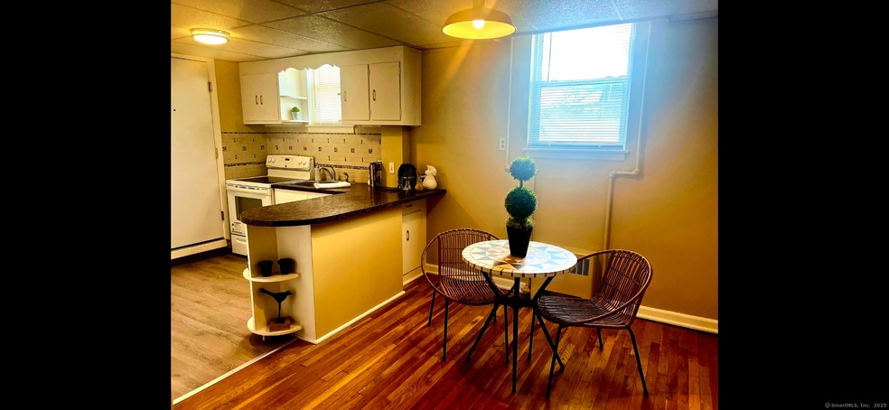 26B Arnold Way unit 26B, West Hartford, CT 06119 - photo 1