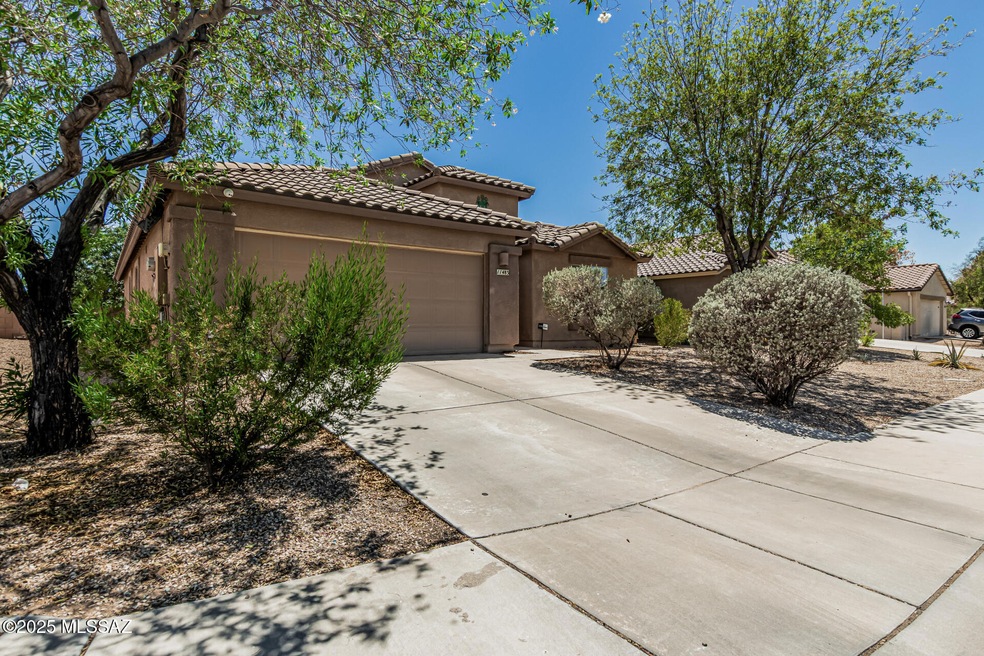 11483 W Magic Song St, Marana, AZ 85658 - photo 1