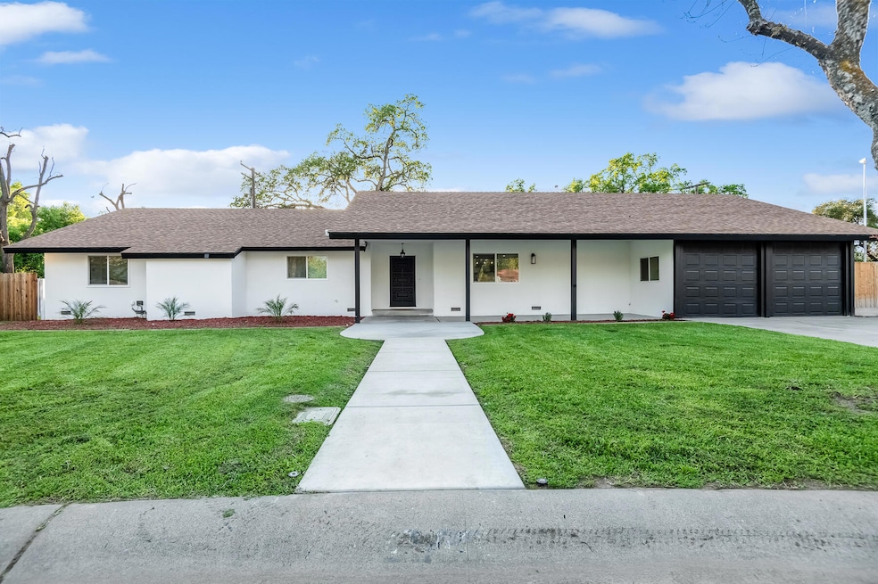 2905 S Encina St, Visalia, CA 93277 - photo 1