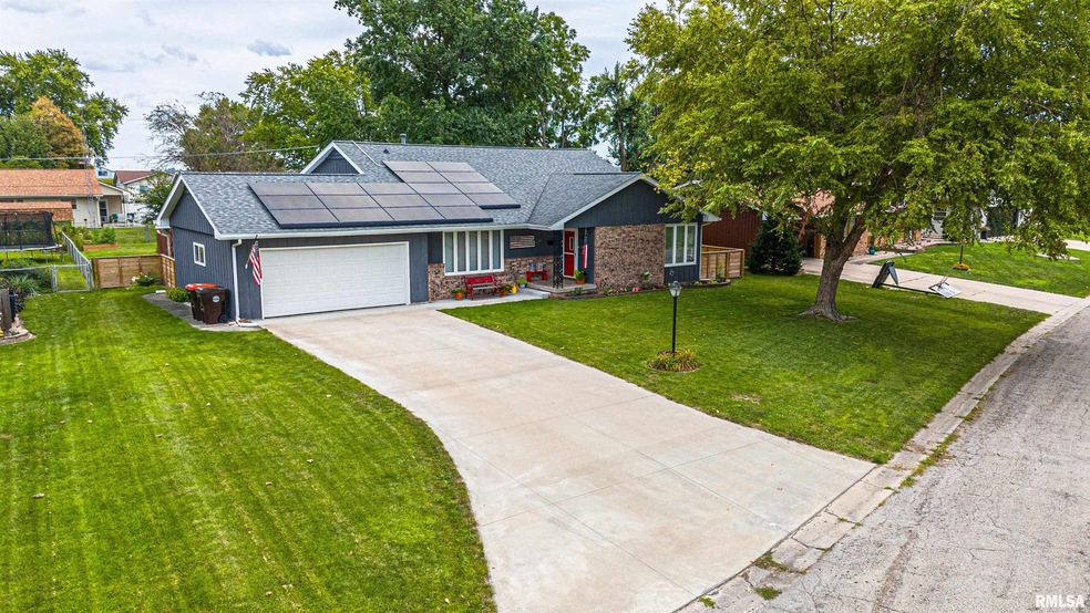 374 Northgate St, Lincoln, IL 62656 - photo 1