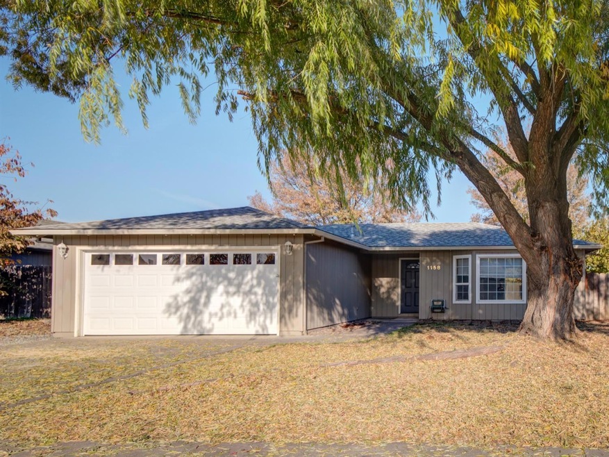 1158 Glengrove Ave, Central Point, OR 97502 - photo 1