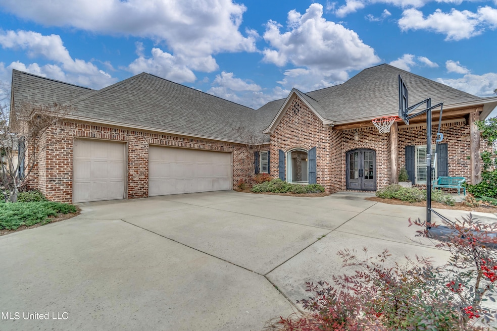702 Amber Way-2