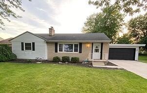 515 S Wagner Ave, Wapakoneta, OH 45895 - photo 1