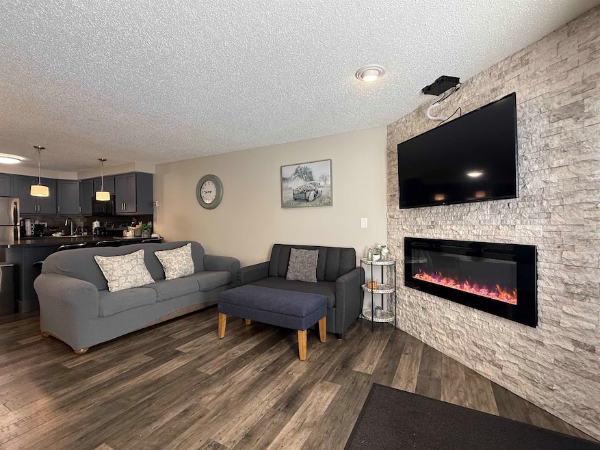 1093 Canyon Rd unit 406, Wisconsin Dells, WI 53965 - photo 1