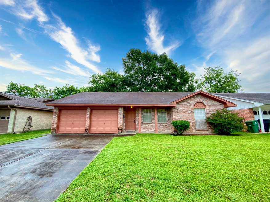 11023 Caribbean Ln, Houston, TX 77089 - photo 1