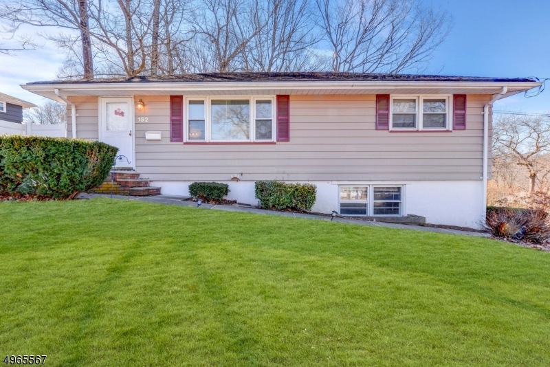 152 Rafkind Rd, Bloomingdale, NJ 07403 - photo 1