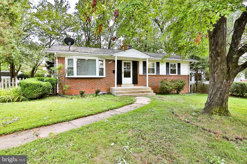 8223 Cottage St, Vienna, VA 22180 - photo 1