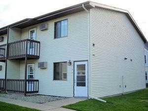 1422 Redfield St unit 7, La Crosse, WI 54601 - photo 1