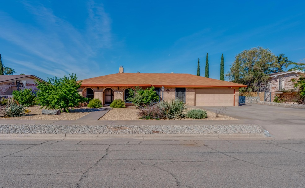 10224 Stoneway Dr, El Paso, TX 79925 - photo 1