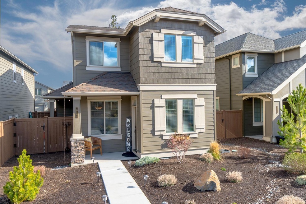 20844 Gateway Dr, Bend, OR 97702 - photo 1