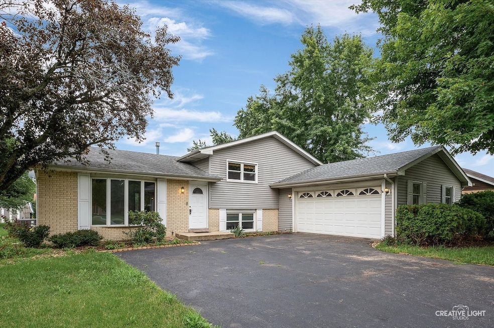 23545 W Rueben St, Plainfield, IL 60586 - photo 1