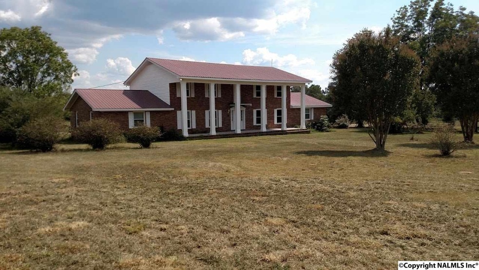 4130 Swearengin Rd, Grant, AL 35747 - photo 1