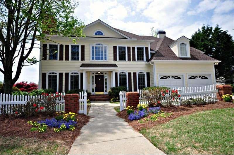 Gorgeous and spacious 6 BR/5 BA Home!