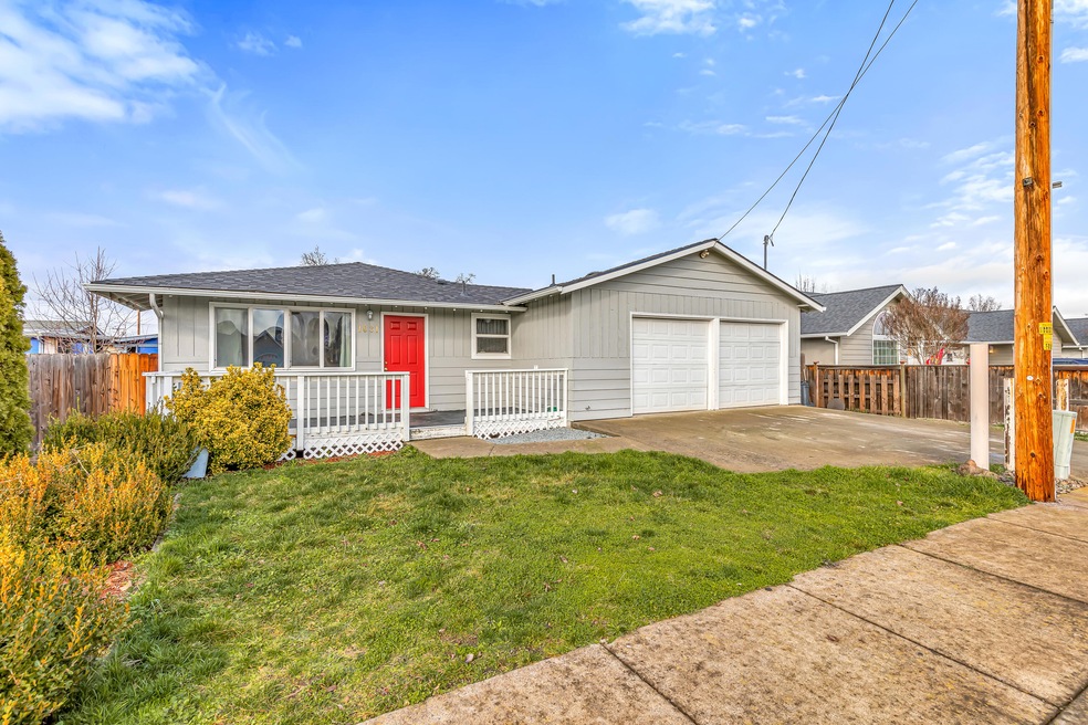 400 N 10th St, Central Point, OR 97502 - photo 1