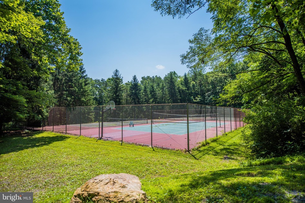 19 Whippoorwill Ct, Berkeley Springs, WV 25411 - photo 1