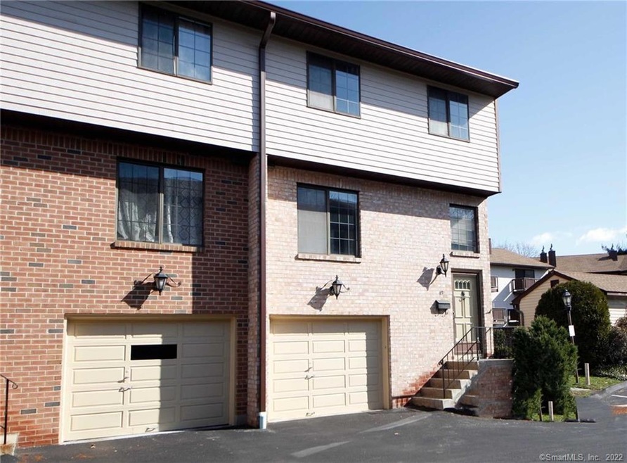 237 Strawberry Hill Ave unit 43, Stamford, CT 06902 - photo 1