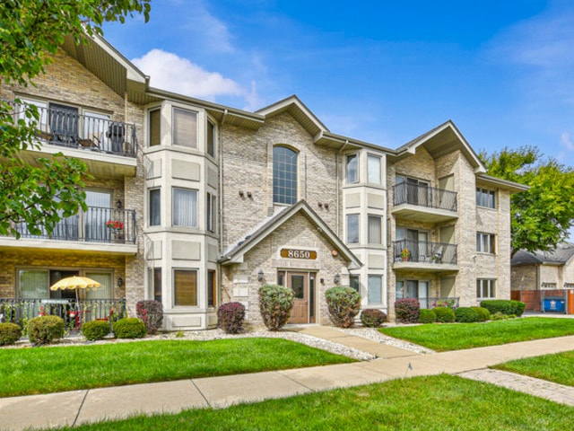 8650 Laporte Ave unit 1A, Burbank, IL 60459 - photo 1